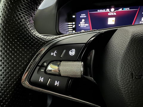 Škoda Karoq 1.5 TSI Sportline Pano Leer Carton Virtual Sfeer Trekh.