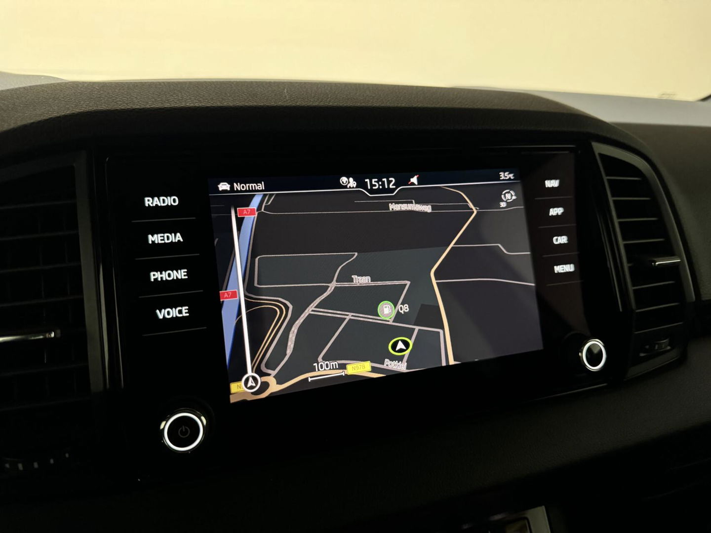 Škoda Karoq 1.5 TSI Sportline Pano Leer Carton Virtual Sfeer Trekh.