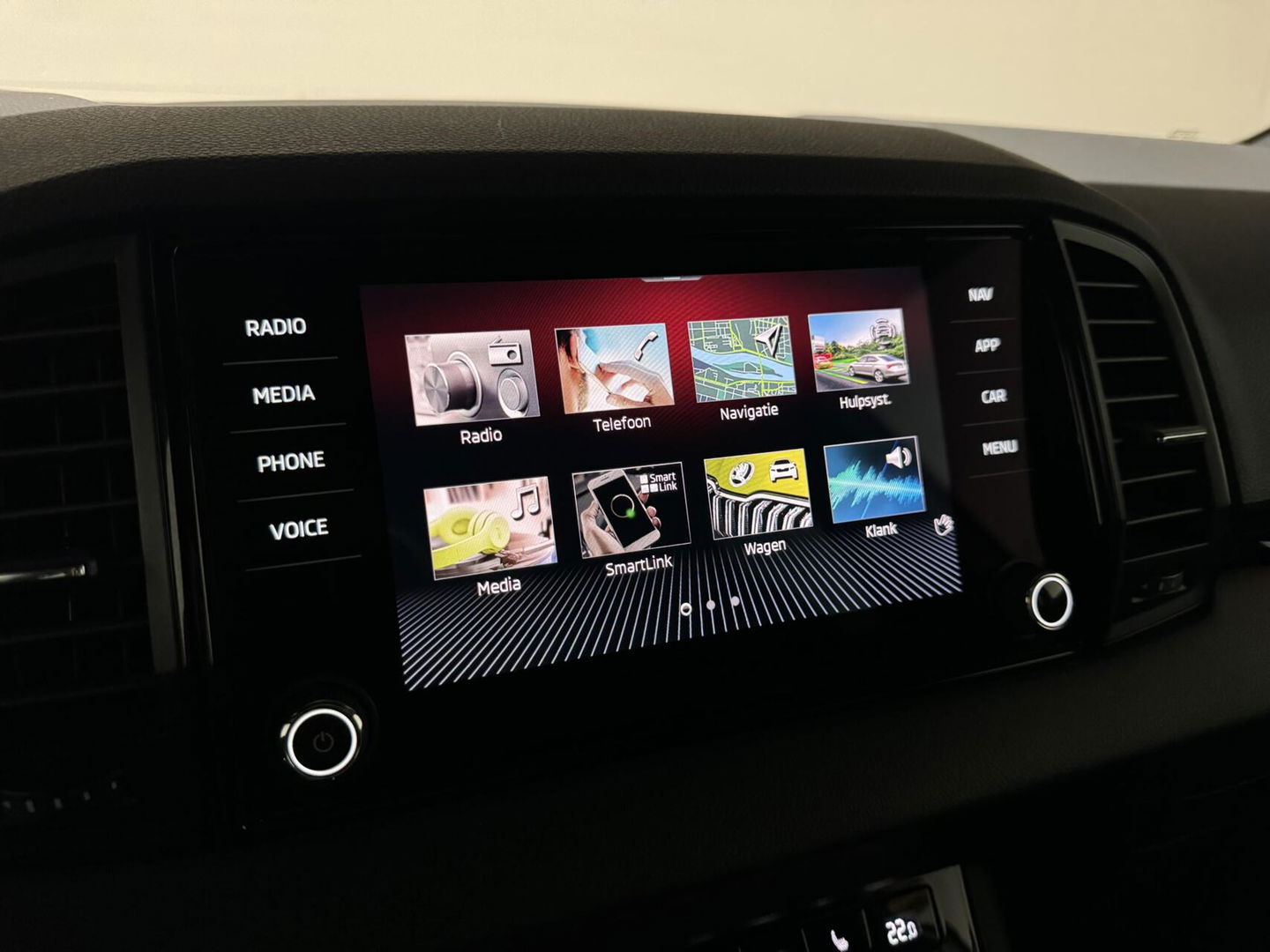 Škoda Karoq 1.5 TSI Sportline Pano Leer Carton Virtual Sfeer Trekh.