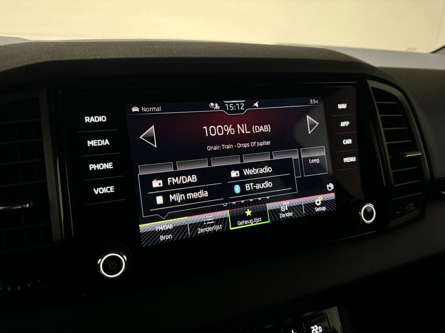 Škoda Karoq 1.5 TSI Sportline Pano Leer Carton Virtual Sfeer Trekh.