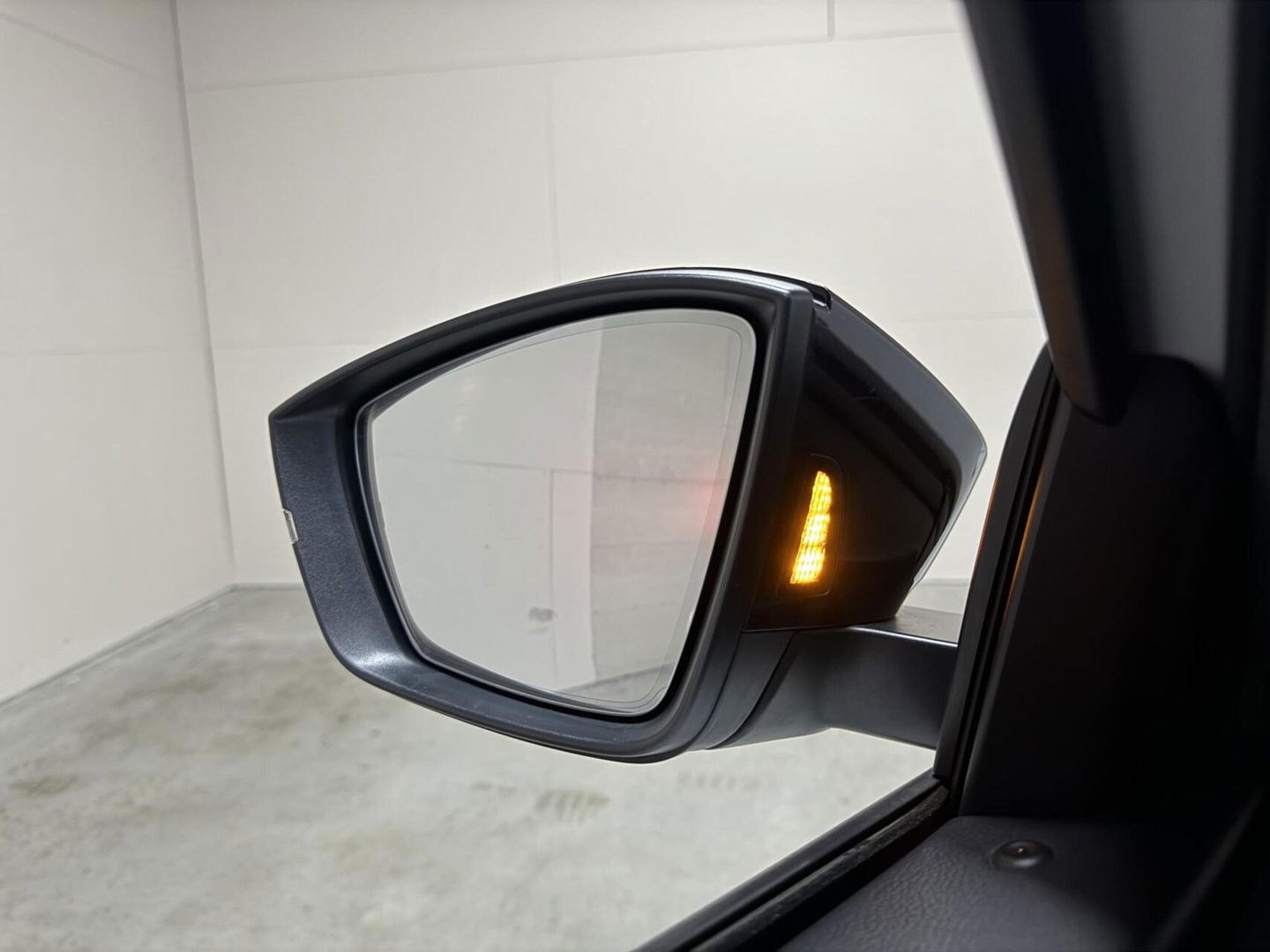 Škoda Karoq 1.5 TSI Sportline Pano Leer Carton Virtual Sfeer Trekh.