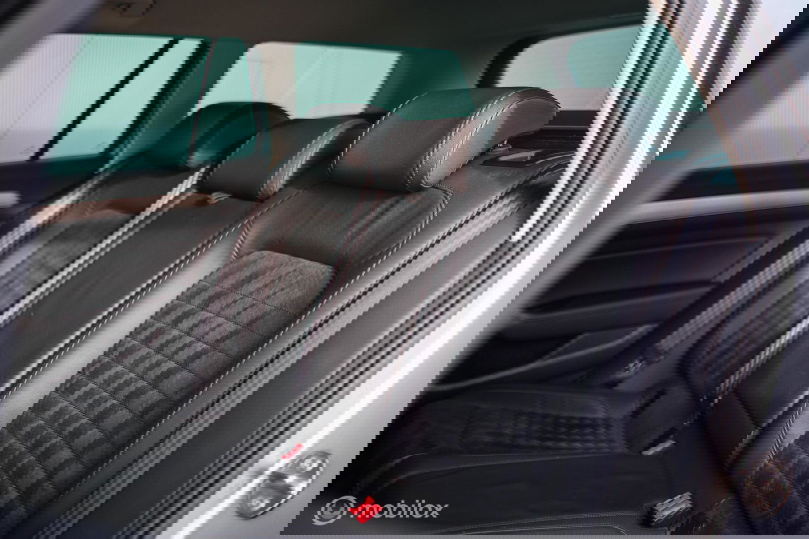 Volkswagen Passat Variant 1.4 TSI ACT Highline Business R | VC | ACC | Camera | Alcantara | Trekhaak | Dealer onderhouden | LED | Rijklaar |