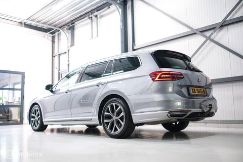 Volkswagen Passat Variant 1.4 TSI ACT Highline Business R | VC | ACC | Camera | Alcantara | Trekhaak | Dealer onderhouden | LED | Rijklaar |