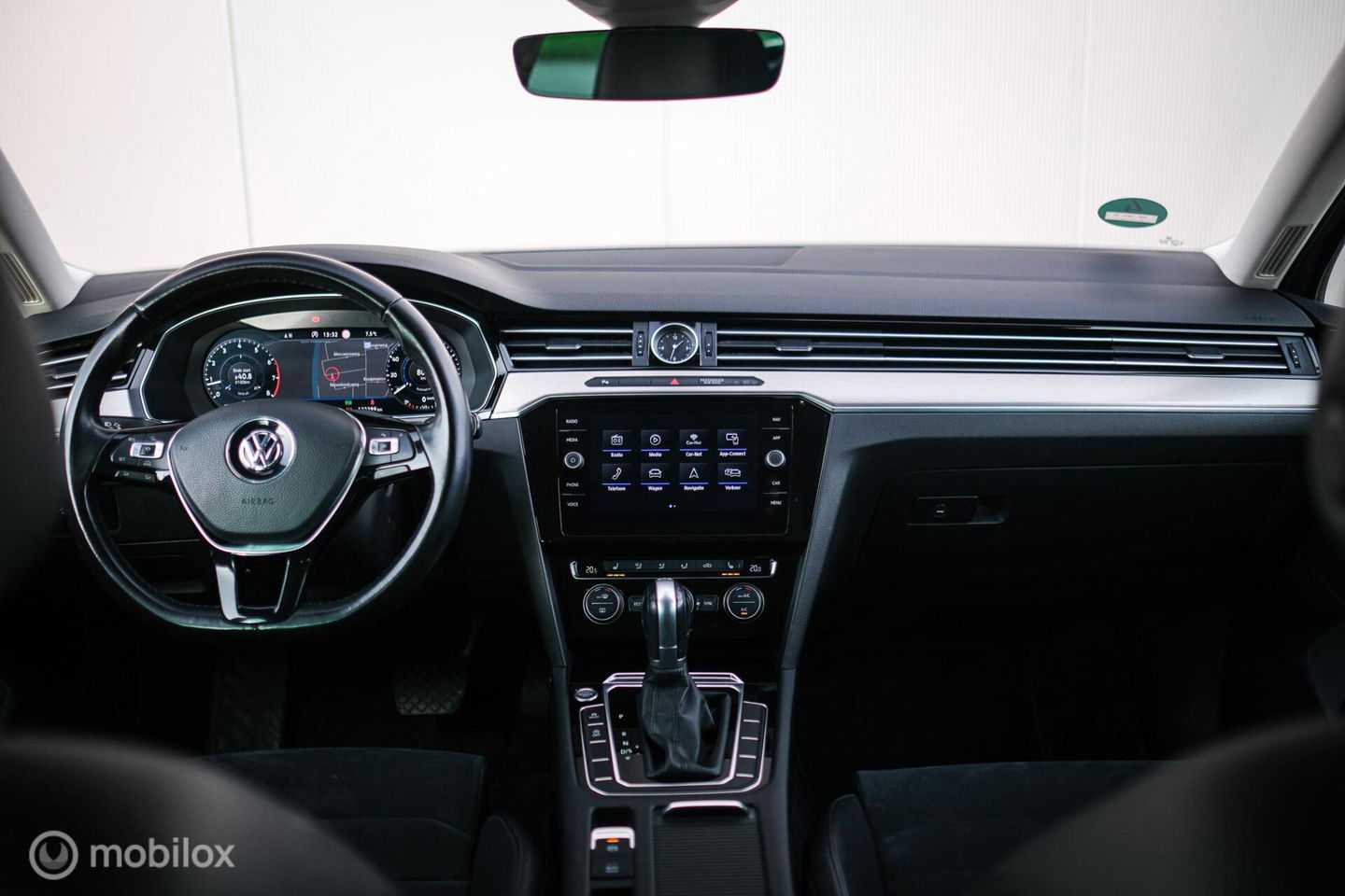 Volkswagen Passat Variant 1.4 TSI ACT Highline Business R | VC | ACC | Camera | Alcantara | Trekhaak | Dealer onderhouden | LED | Rijklaar |