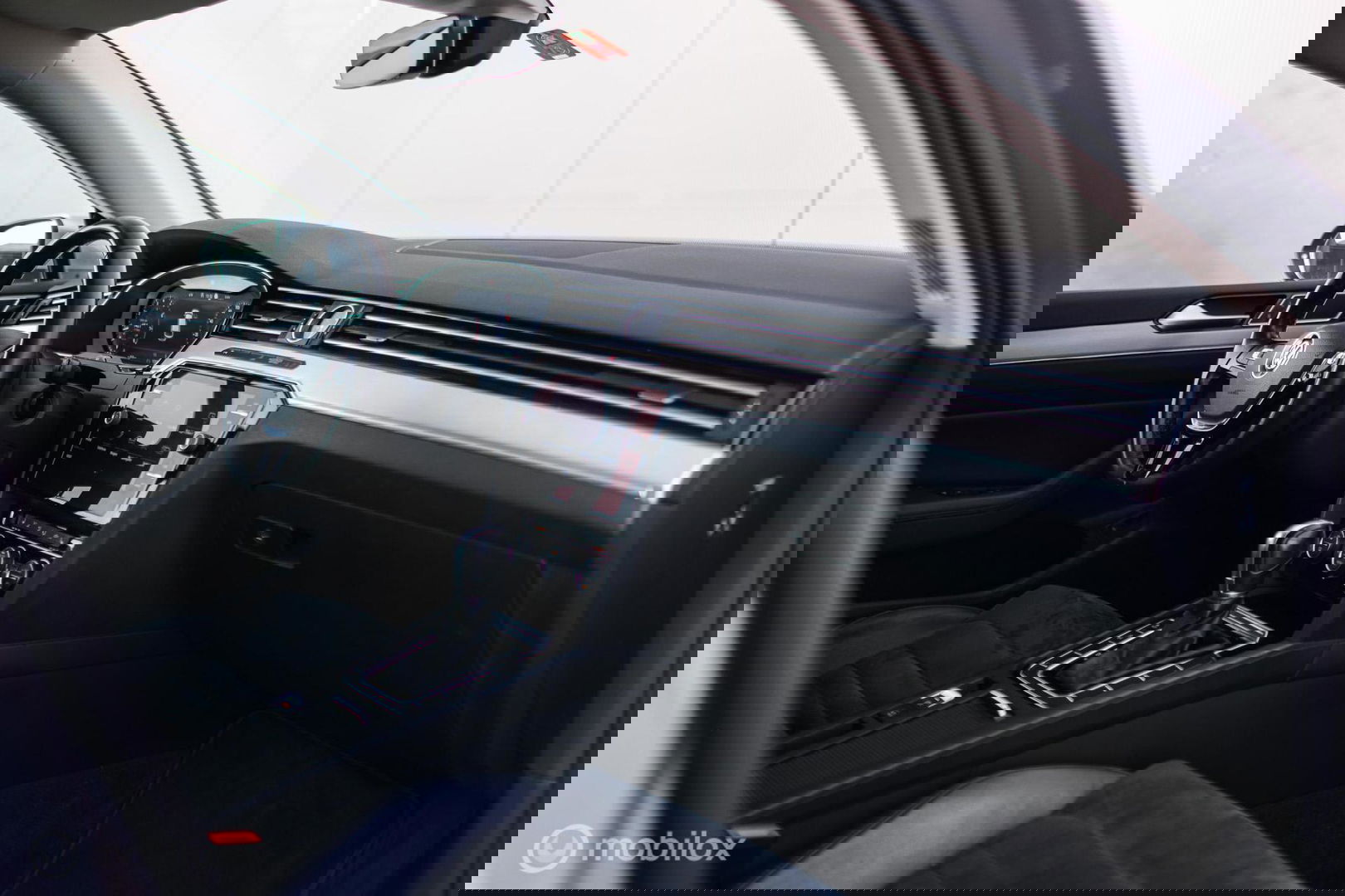 Volkswagen Passat Variant 1.4 TSI ACT Highline Business R | VC | ACC | Camera | Alcantara | Trekhaak | Dealer onderhouden | LED | Rijklaar |