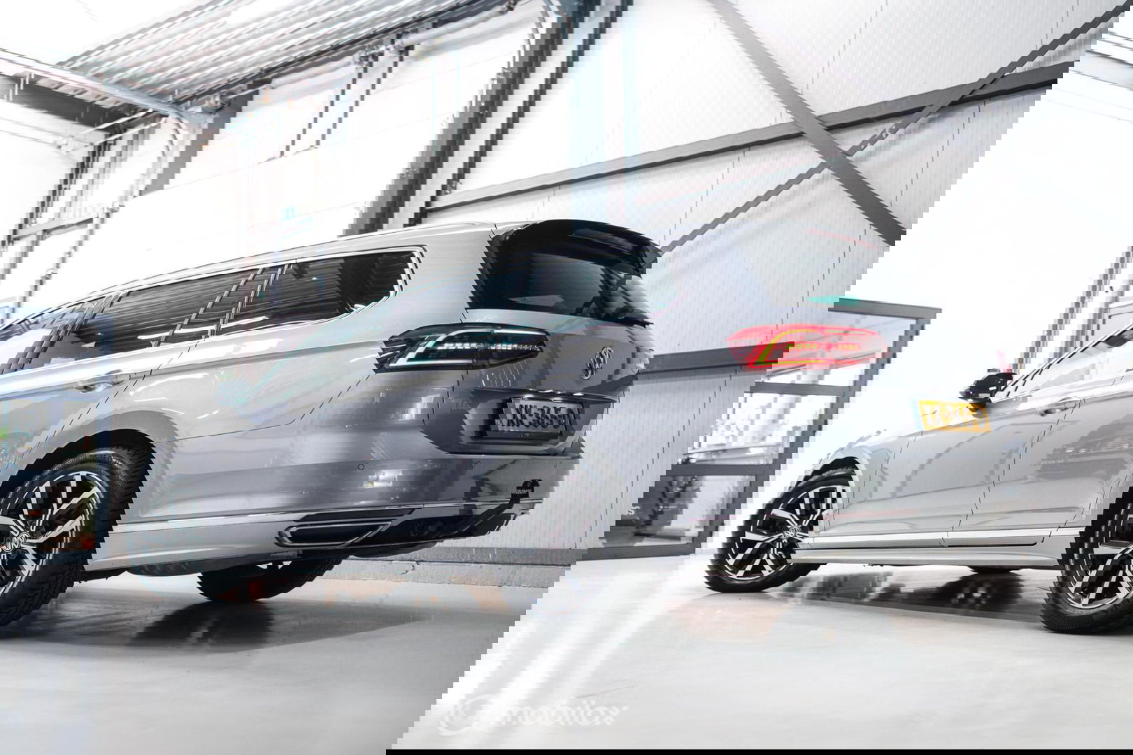 Volkswagen Passat Variant 1.4 TSI ACT Highline Business R | VC | ACC | Camera | Alcantara | Trekhaak | Dealer onderhouden | LED | Rijklaar |