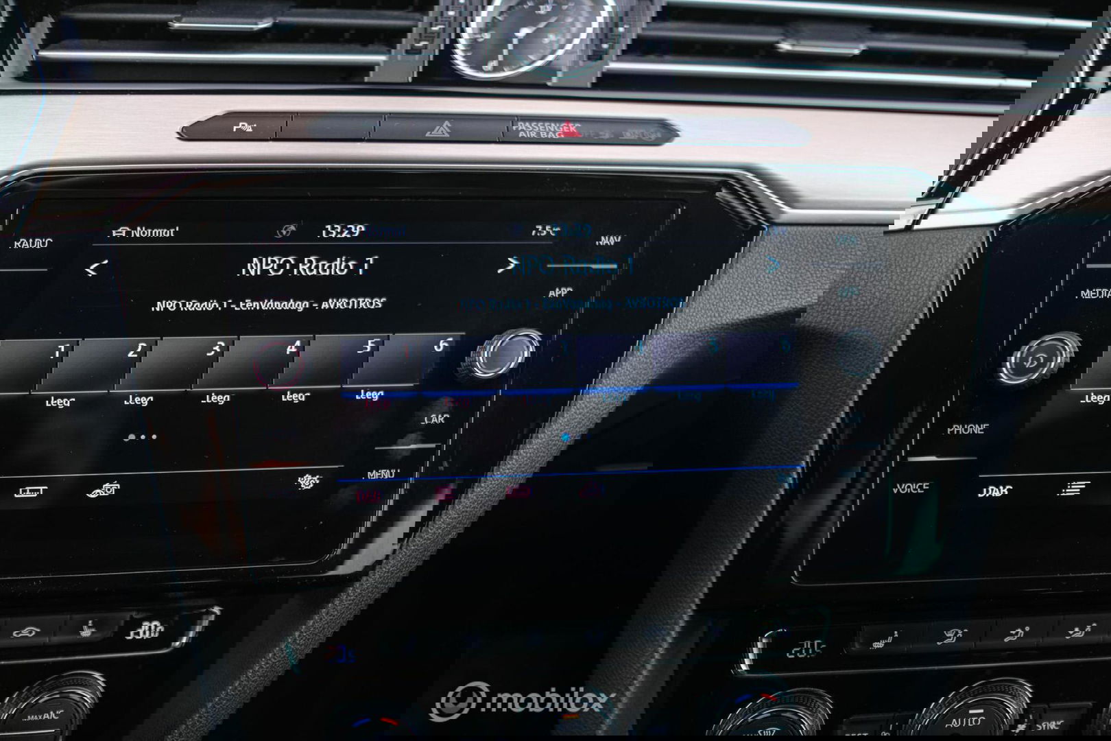 Volkswagen Passat Variant 1.4 TSI ACT Highline Business R | VC | ACC | Camera | Alcantara | Trekhaak | Dealer onderhouden | LED | Rijklaar |