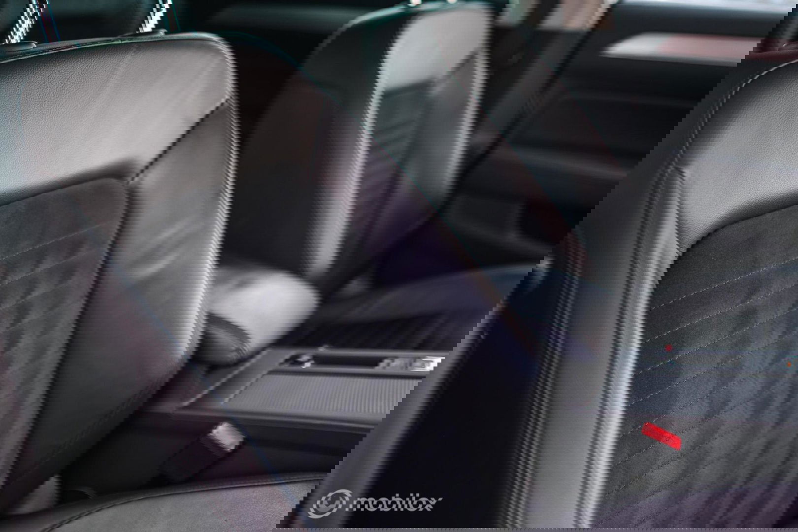 Volkswagen Passat Variant 1.4 TSI ACT Highline Business R | VC | ACC | Camera | Alcantara | Trekhaak | Dealer onderhouden | LED | Rijklaar |