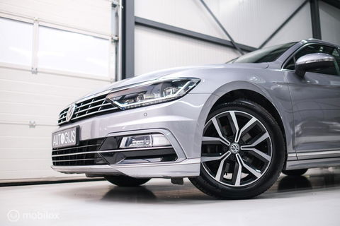 Volkswagen Passat Variant 1.4 TSI ACT Highline Business R | VC | ACC | Camera | Alcantara | Trekhaak | Dealer onderhouden | LED | Rijklaar |