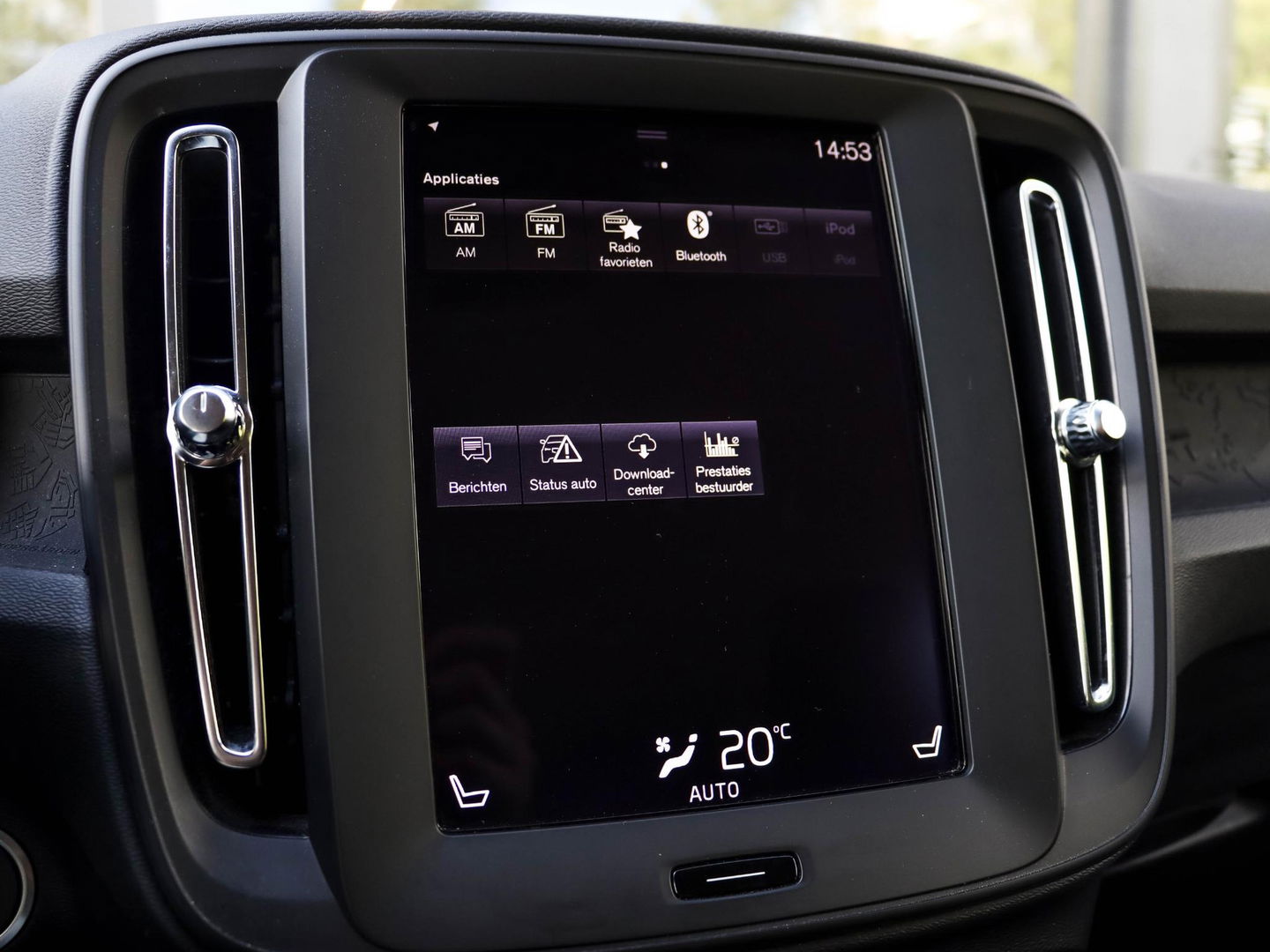 Volvo XC40 1.5 T3 Momentum Pro 163PK | Trekhaak | Navigatie | Camera