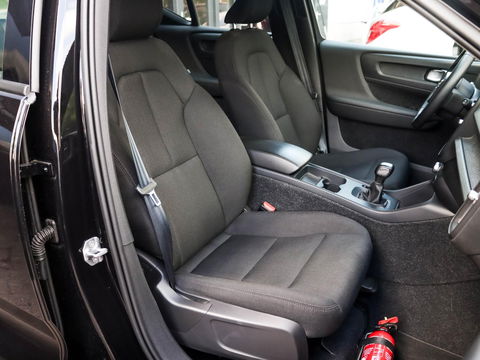 Volvo XC40 1.5 T3 Momentum Pro 163PK | Trekhaak | Navigatie | Camera