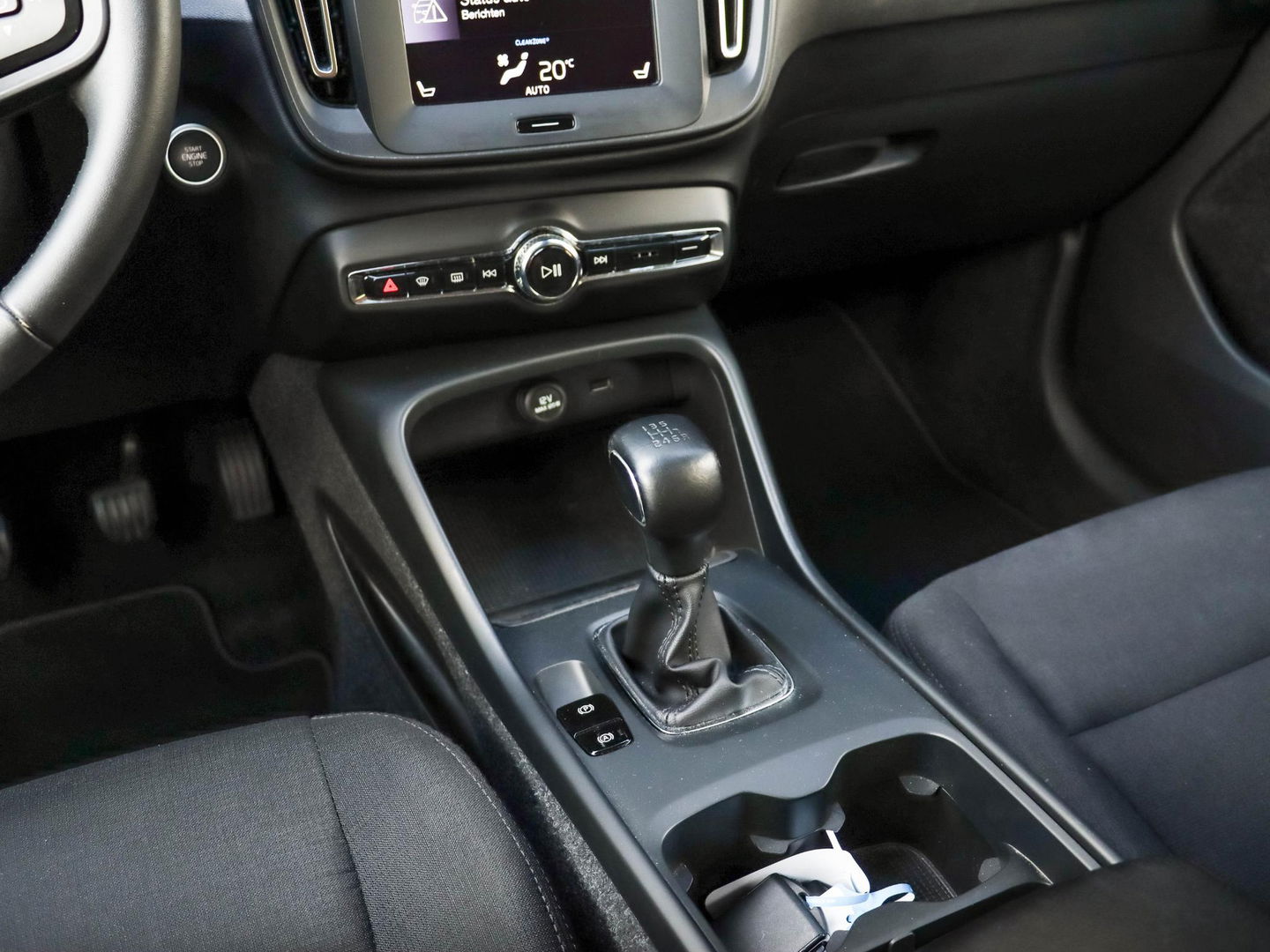 Volvo XC40 1.5 T3 Momentum Pro 163PK | Trekhaak | Navigatie | Camera