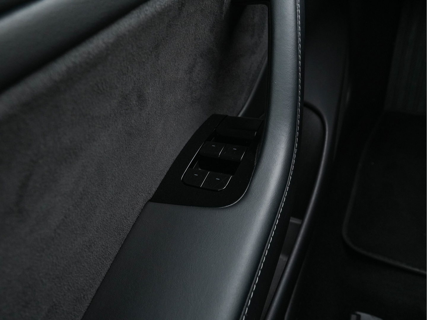 Tesla Model 3 Standard RWD Plus 60 kWh [ 3-Fase-11Kw ] {SOH-88%} (INCL-BTW) Aut. *PANO | AUTO-PILOT | LEATHER | KEYLESS | FULL-LED | MEMORY-PACK | SURROUND-VIEW | DAB | CARPLAY | DIGI-COCKPIT | LANE-ASSIST | COMFORTSEATS | 18"ALU*