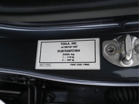 Tesla Model 3 Standard RWD Plus 60 kWh [ 3-Fase-11Kw ] {SOH-88%} (INCL-BTW) Aut. *PANO | AUTO-PILOT | LEATHER | KEYLESS | FULL-LED | MEMORY-PACK | SURROUND-VIEW | DAB | CARPLAY | DIGI-COCKPIT | LANE-ASSIST | COMFORTSEATS | 18"ALU*