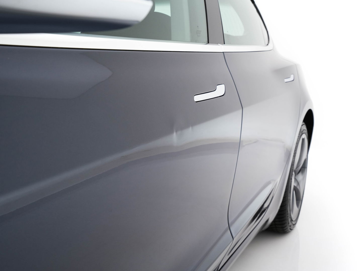 Tesla Model 3 Standard RWD Plus 60 kWh [ 3-Fase-11Kw ] {SOH-88%} (INCL-BTW) Aut. *PANO | AUTO-PILOT | LEATHER | KEYLESS | FULL-LED | MEMORY-PACK | SURROUND-VIEW | DAB | CARPLAY | DIGI-COCKPIT | LANE-ASSIST | COMFORTSEATS | 18"ALU*