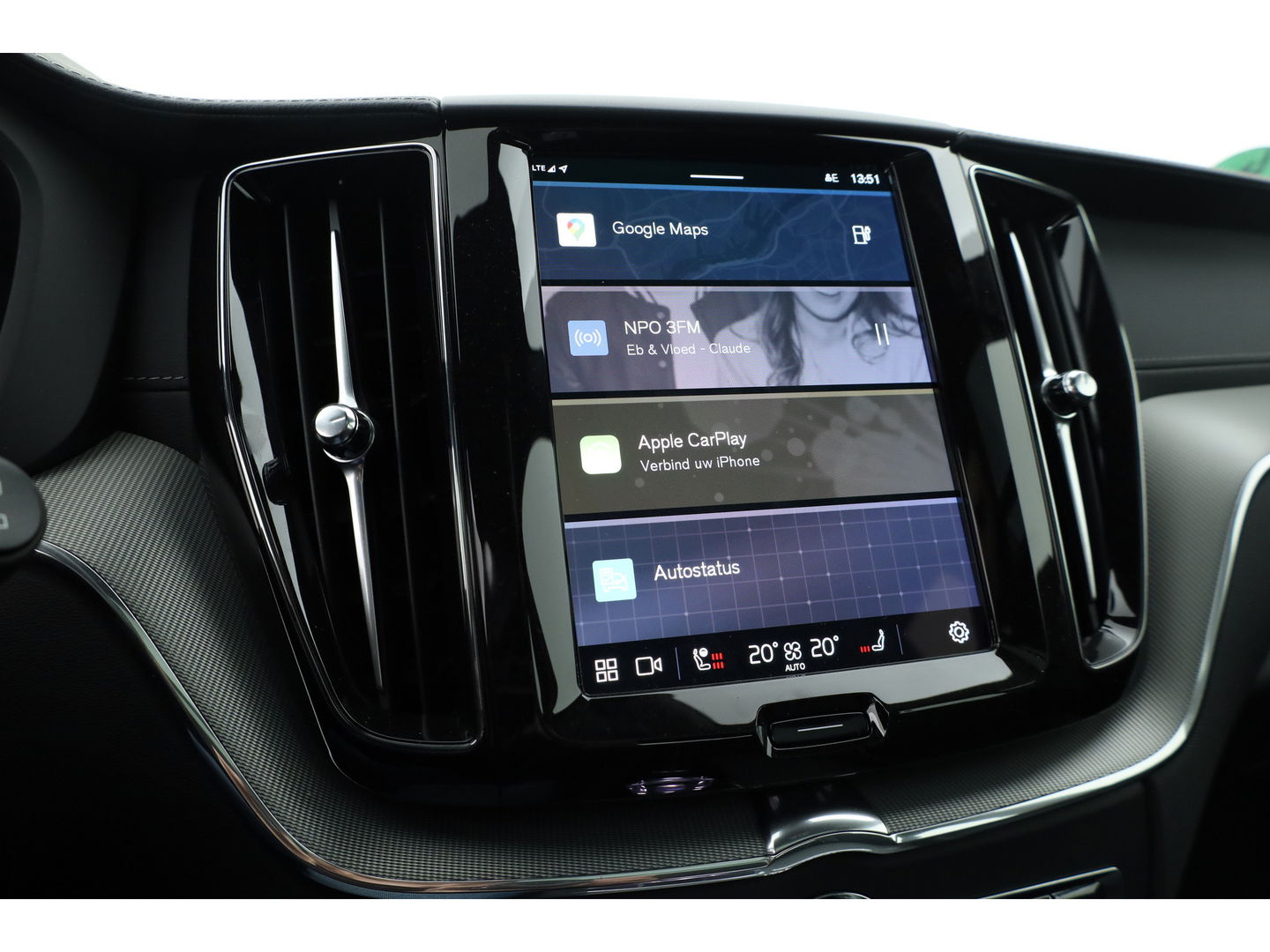 Volvo XC60 2.0 T6 Plug-in hybrid AWD Ultra Black Edition | Head-up| Pano | 360 camera | Geluidsisolerend glas | 4x  stoel- + stuurverwarwarming |