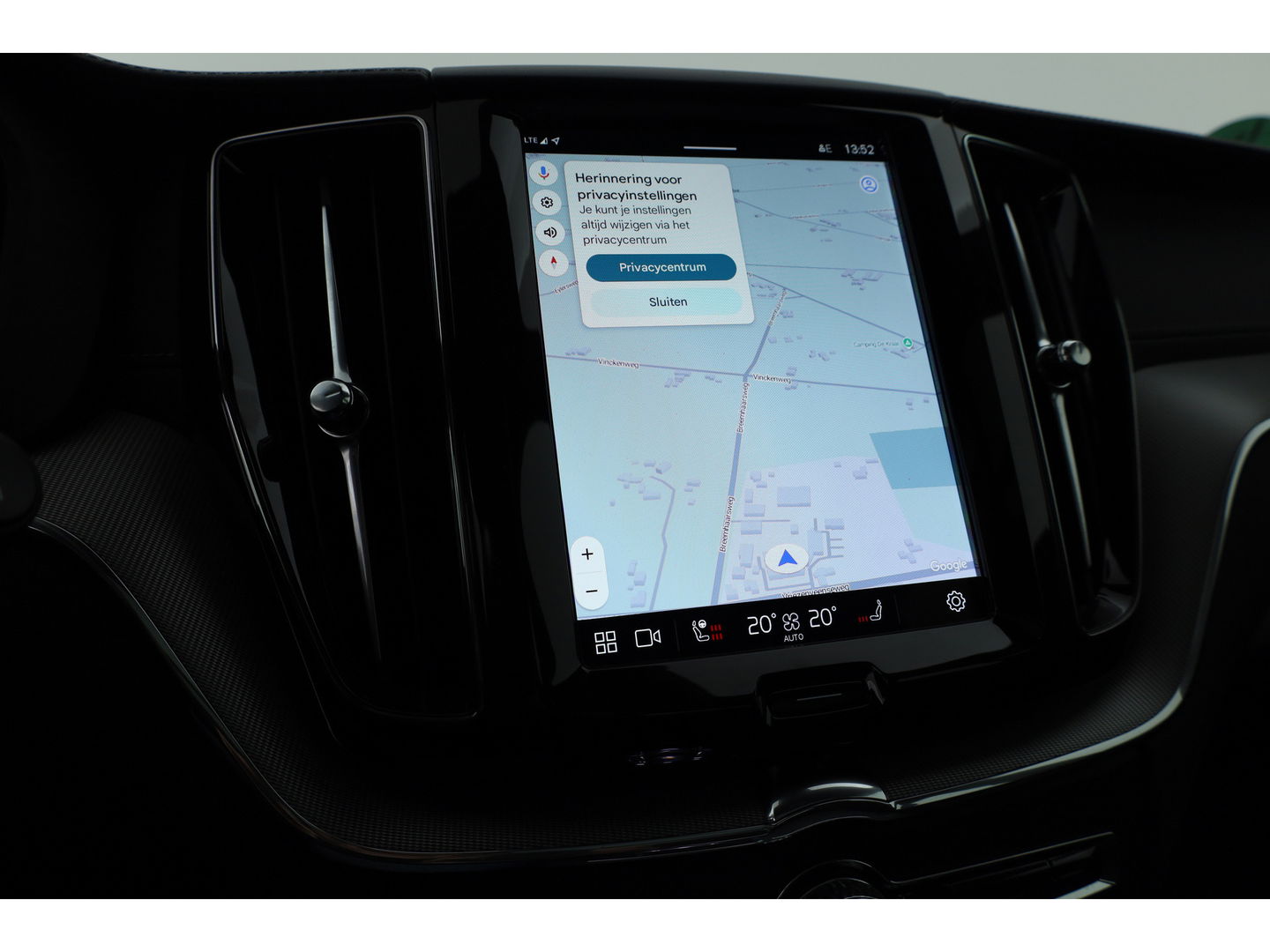 Volvo XC60 2.0 T6 Plug-in hybrid AWD Ultra Black Edition | Head-up| Pano | 360 camera | Geluidsisolerend glas | 4x  stoel- + stuurverwarwarming |