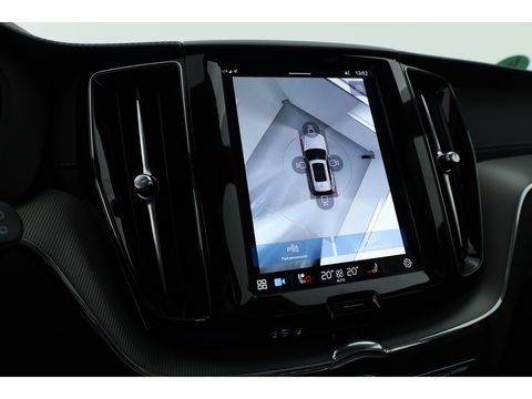Volvo XC60 2.0 T6 Plug-in hybrid AWD Ultra Black Edition | Head-up| Pano | 360 camera | Geluidsisolerend glas | 4x  stoel- + stuurverwarwarming |