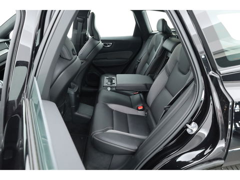 Volvo XC60 2.0 T6 Plug-in hybrid AWD Ultra Black Edition | Head-up| Pano | 360 camera | Geluidsisolerend glas | 4x  stoel- + stuurverwarwarming |
