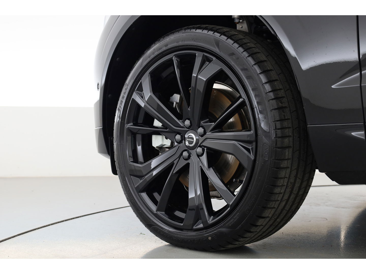 Volvo XC60 2.0 T6 Plug-in hybrid AWD Ultra Black Edition | Head-up| Pano | 360 camera | Geluidsisolerend glas | 4x  stoel- + stuurverwarwarming |