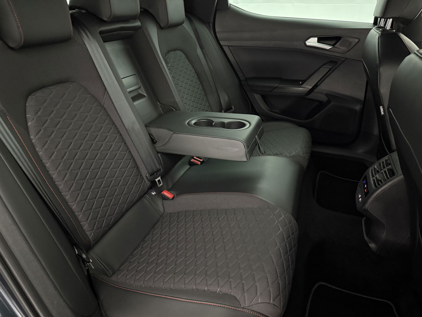 SEAT Leon 1.4 TSI eHybrid PHEV FR | SOH 89% | 150PK | Sfeer | Virtual | Clima | Cruise | Carplay | Trekh. | Parkeersens.