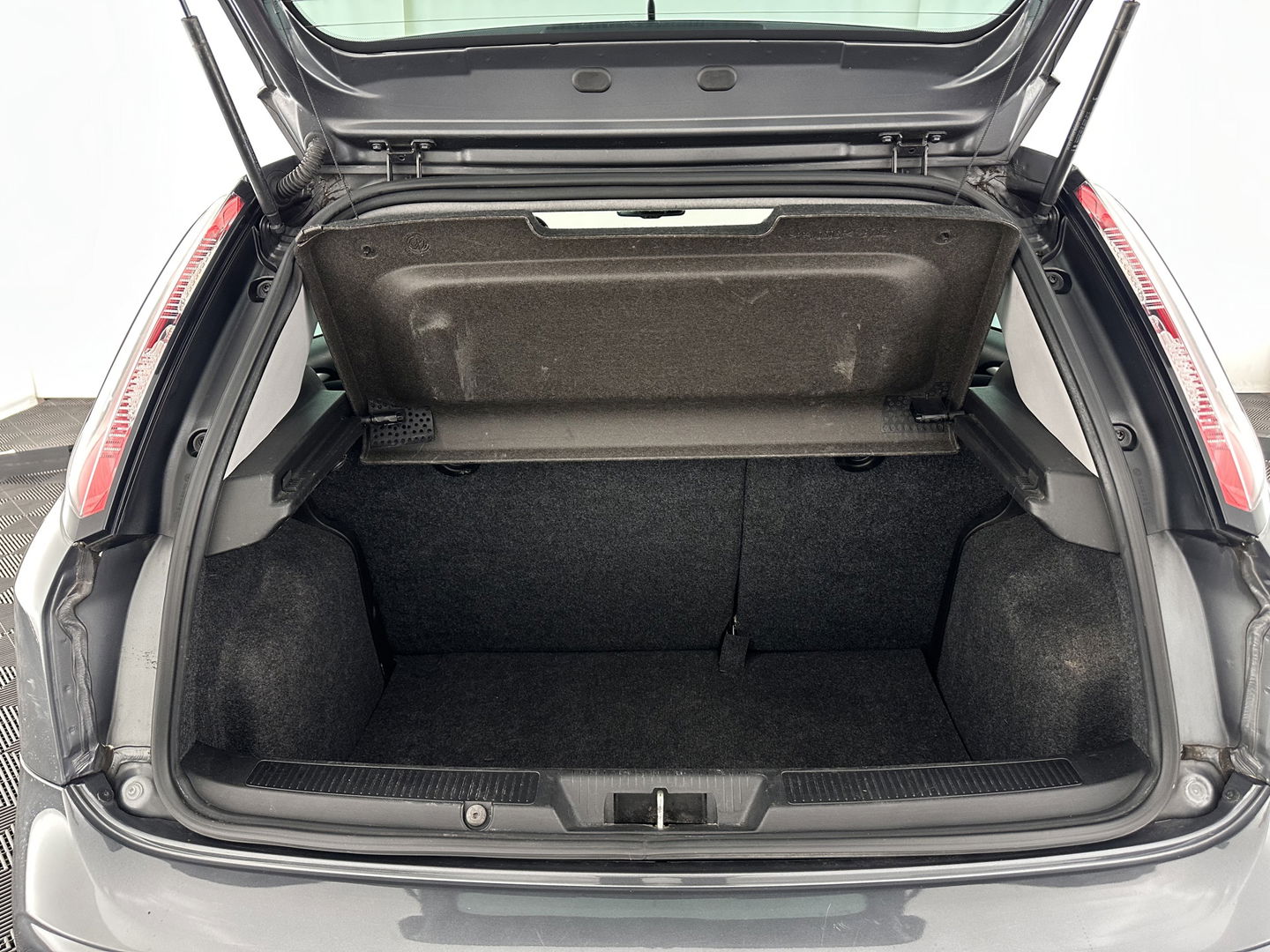 Fiat Punto Evo 1.3 M-Jet Lounge *SPORT-SEATS | MICROFIBRE | ECC | PDC | CRUISE | PRIVACY-GLASS | 15''ALU*