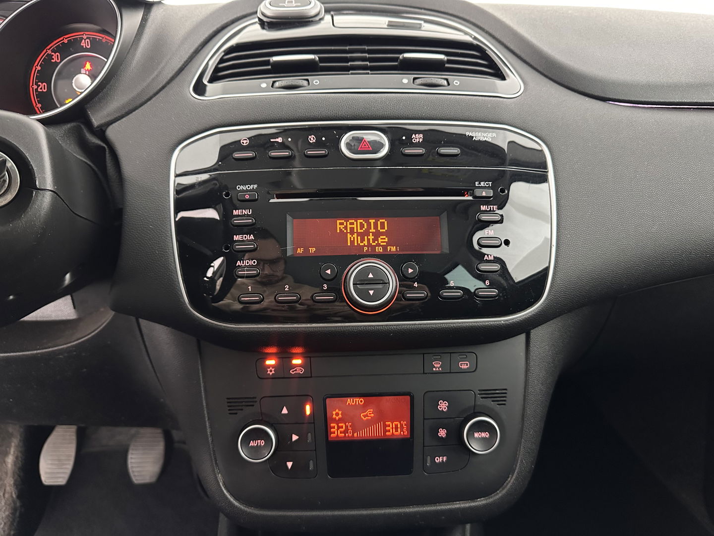 Fiat Punto Evo 1.3 M-Jet Lounge *SPORT-SEATS | MICROFIBRE | ECC | PDC | CRUISE | PRIVACY-GLASS | 15''ALU*