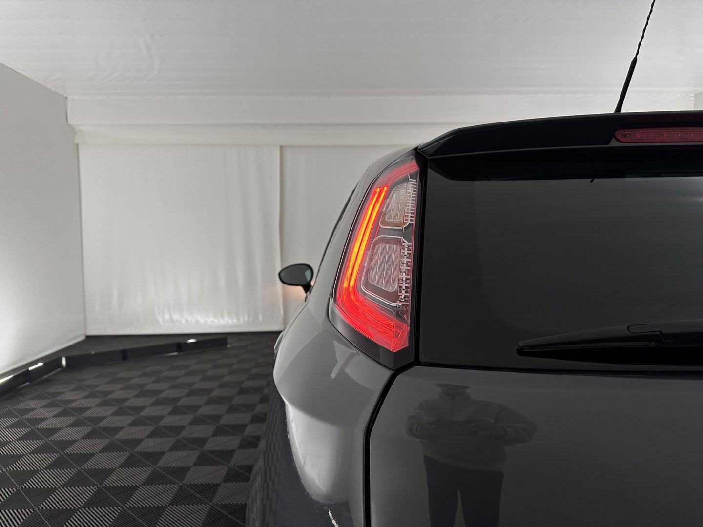 Fiat Punto Evo 1.3 M-Jet Lounge *SPORT-SEATS | MICROFIBRE | ECC | PDC | CRUISE | PRIVACY-GLASS | 15''ALU*