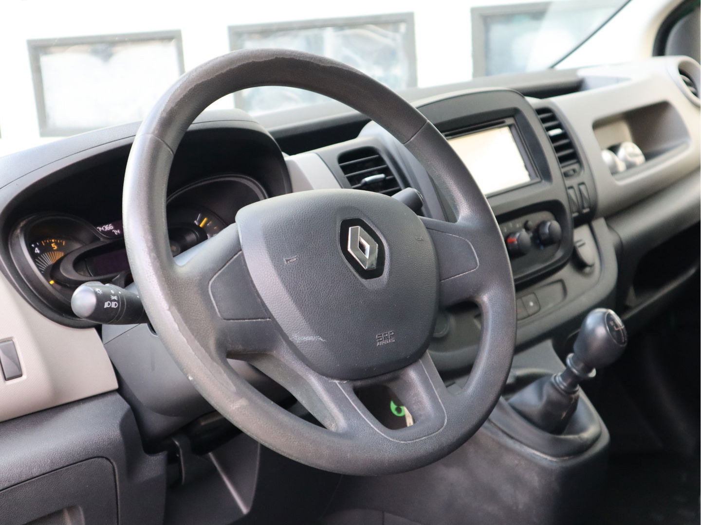 Renault Trafic 1.6 dCi 90pk L2 Lang - 2x Schuifdr. - Imperiaal - Trekhaak - Camera