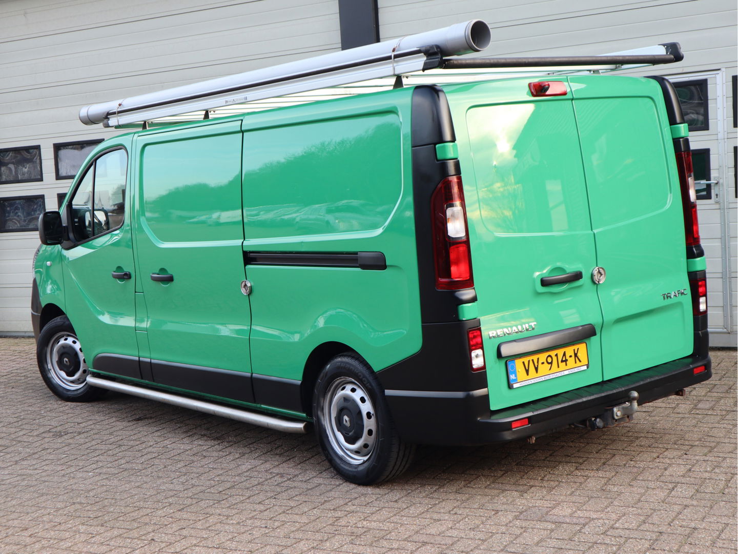 Renault Trafic 1.6 dCi 90pk L2 Lang - 2x Schuifdr. - Imperiaal - Trekhaak - Camera