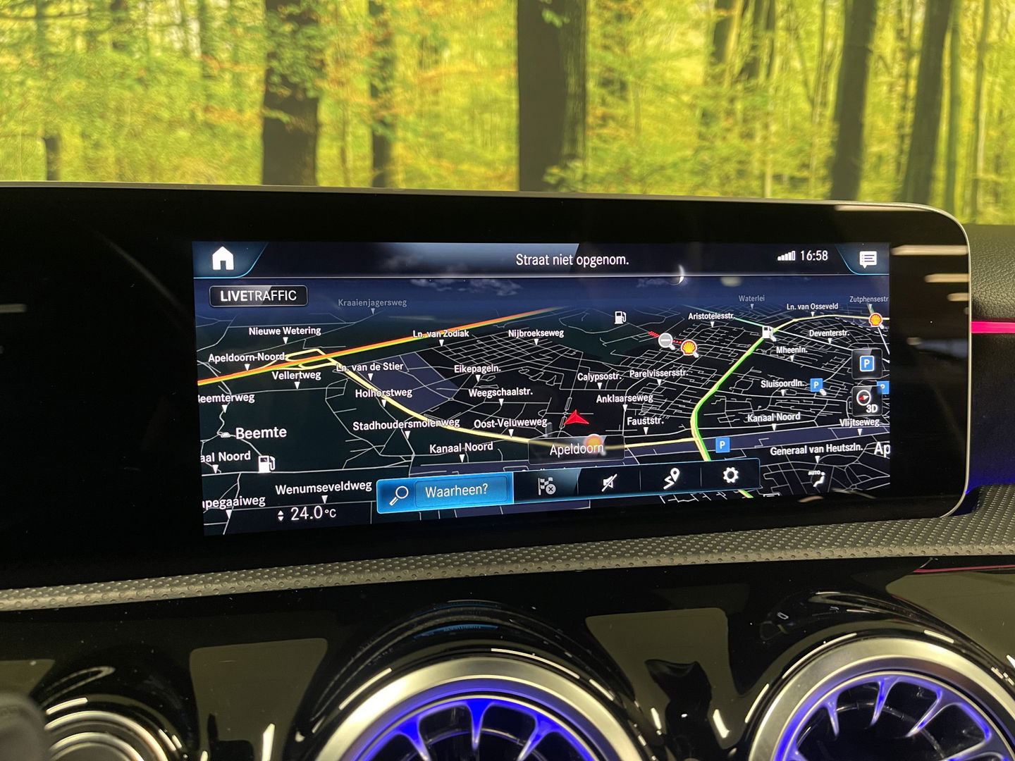 Mercedes-Benz A-Klasse 250 Premium | AMG styling | Panorama dak | Led | Sfeerverlichting | Stoelverwarming | Wide screen | Airconditioning |