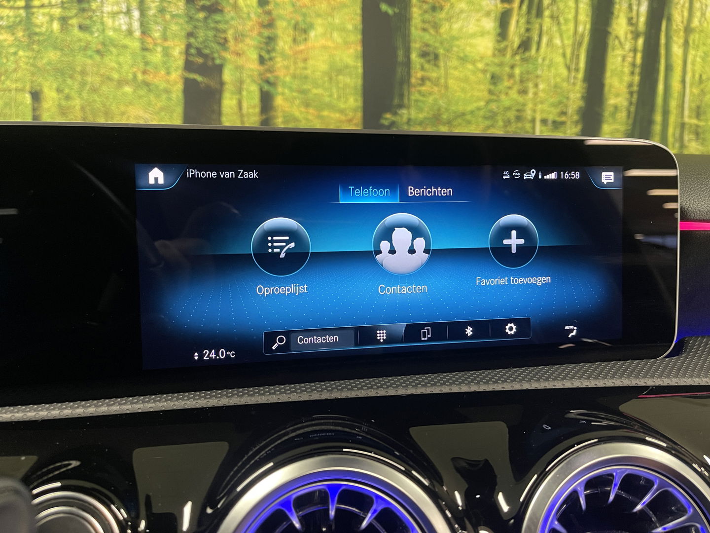 Mercedes-Benz A-Klasse 250 Premium | AMG styling | Panorama dak | Led | Sfeerverlichting | Stoelverwarming | Wide screen | Airconditioning |