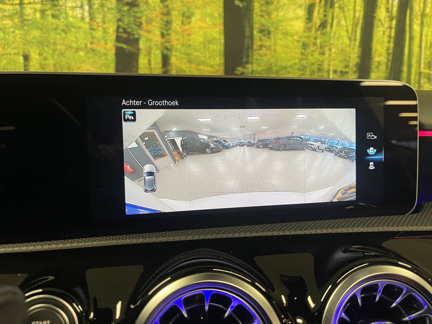 Mercedes-Benz A-Klasse 250 Premium | AMG styling | Panorama dak | Led | Sfeerverlichting | Stoelverwarming | Wide screen | Airconditioning |