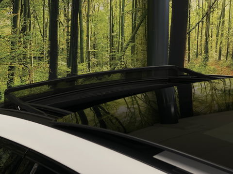 Mercedes-Benz A-Klasse 250 Premium | AMG styling | Panorama dak | Led | Sfeerverlichting | Stoelverwarming | Wide screen | Airconditioning |