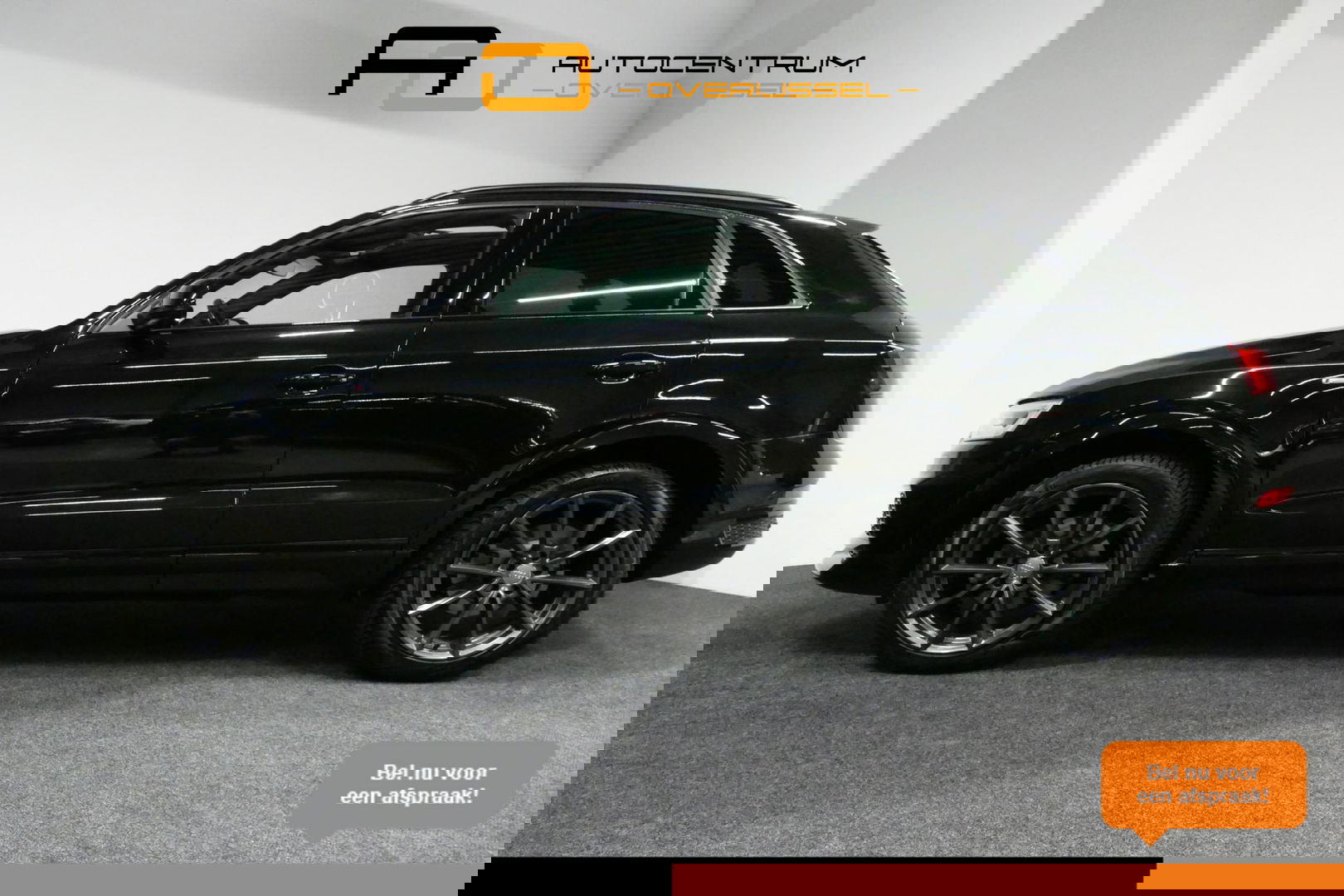 Audi Q3 2.0 TFSI quattro S Line / Panoramadak / Elektr. verstelbare voorstoelen / Achteruitrijcamera / Stoelverwarming / Elektr. wegklapbare trekhaak / Full LED / Audi Sound System / Navigatie / Cruise Control / 19'' LMV / Lichtpakket / Dodehoek detectie / Audi E