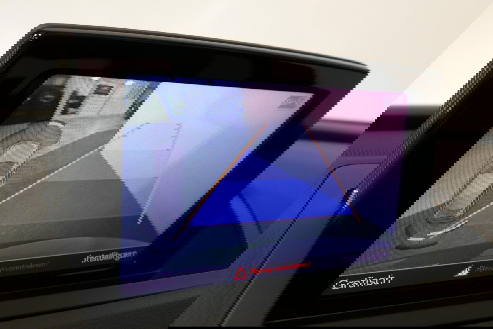 Audi Q3 2.0 TFSI quattro S Line / Panoramadak / Elektr. verstelbare voorstoelen / Achteruitrijcamera / Stoelverwarming / Elektr. wegklapbare trekhaak / Full LED / Audi Sound System / Navigatie / Cruise Control / 19'' LMV / Lichtpakket / Dodehoek detectie / Audi E