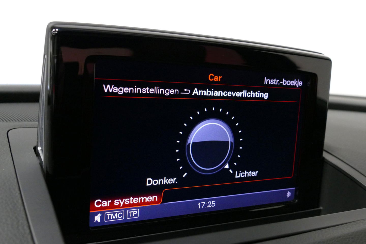 Audi Q3 2.0 TFSI quattro S Line / Panoramadak / Elektr. verstelbare voorstoelen / Achteruitrijcamera / Stoelverwarming / Elektr. wegklapbare trekhaak / Full LED / Audi Sound System / Navigatie / Cruise Control / 19'' LMV / Lichtpakket / Dodehoek detectie / Audi E