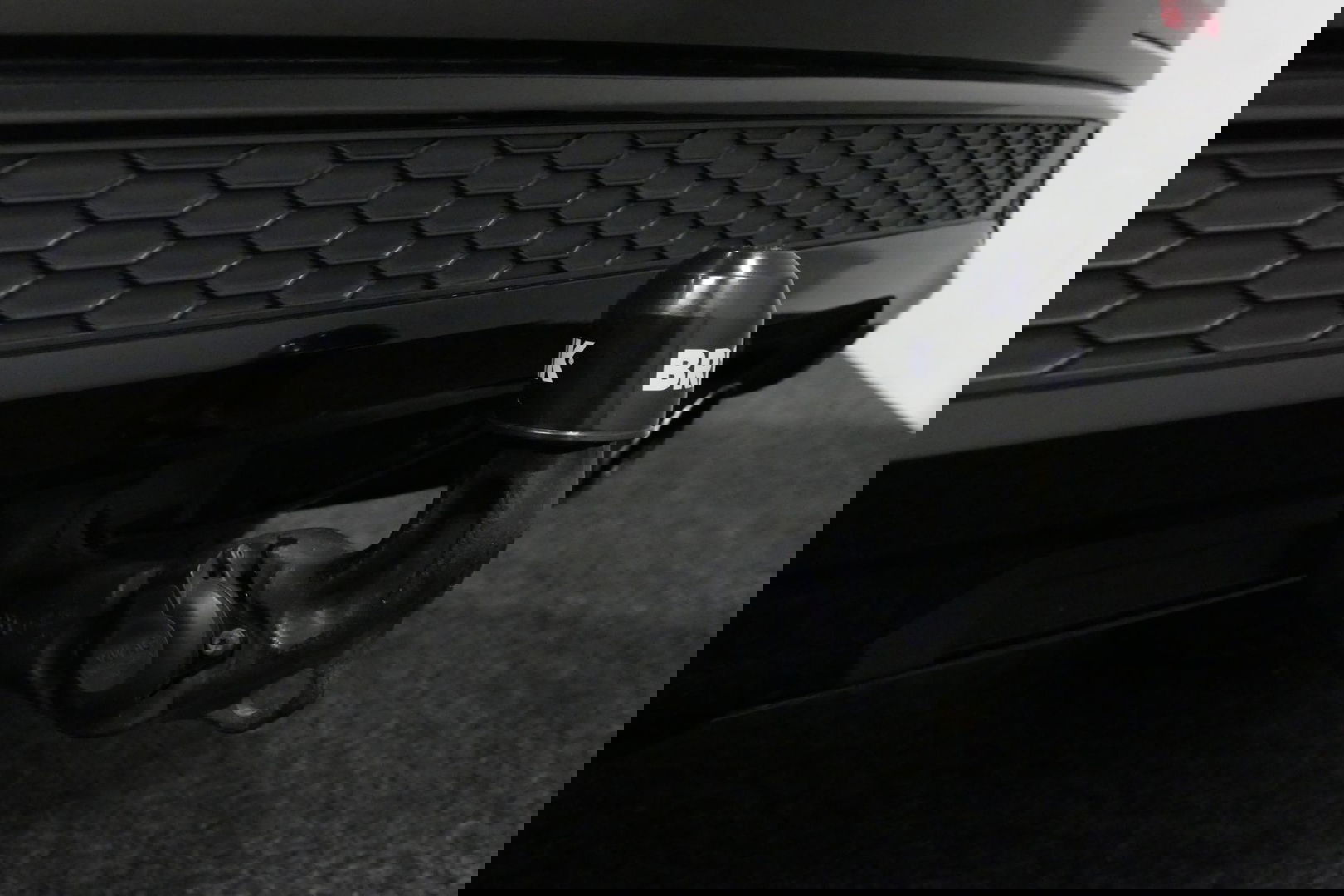 Audi Q3 2.0 TFSI quattro S Line / Panoramadak / Elektr. verstelbare voorstoelen / Achteruitrijcamera / Stoelverwarming / Elektr. wegklapbare trekhaak / Full LED / Audi Sound System / Navigatie / Cruise Control / 19'' LMV / Lichtpakket / Dodehoek detectie / Audi E