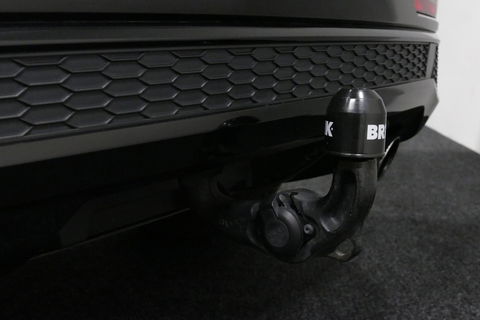 Audi Q3 2.0 TFSI quattro S Line / Panoramadak / Elektr. verstelbare voorstoelen / Achteruitrijcamera / Stoelverwarming / Elektr. wegklapbare trekhaak / Full LED / Audi Sound System / Navigatie / Cruise Control / 19'' LMV / Lichtpakket / Dodehoek detectie / Audi E