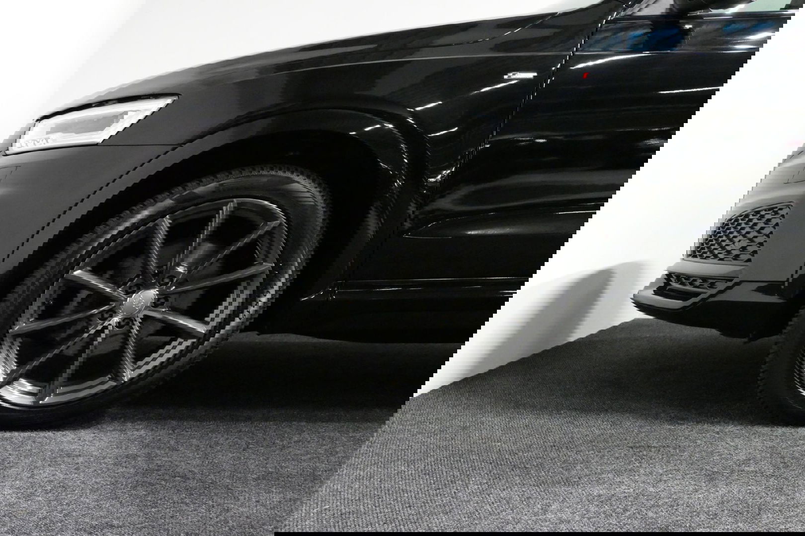 Audi Q3 2.0 TFSI quattro S Line / Panoramadak / Elektr. verstelbare voorstoelen / Achteruitrijcamera / Stoelverwarming / Elektr. wegklapbare trekhaak / Full LED / Audi Sound System / Navigatie / Cruise Control / 19'' LMV / Lichtpakket / Dodehoek detectie / Audi E