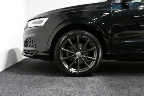 Audi Q3 2.0 TFSI quattro S Line / Panoramadak / Elektr. verstelbare voorstoelen / Achteruitrijcamera / Stoelverwarming / Elektr. wegklapbare trekhaak / Full LED / Audi Sound System / Navigatie / Cruise Control / 19'' LMV / Lichtpakket / Dodehoek detectie / Audi E