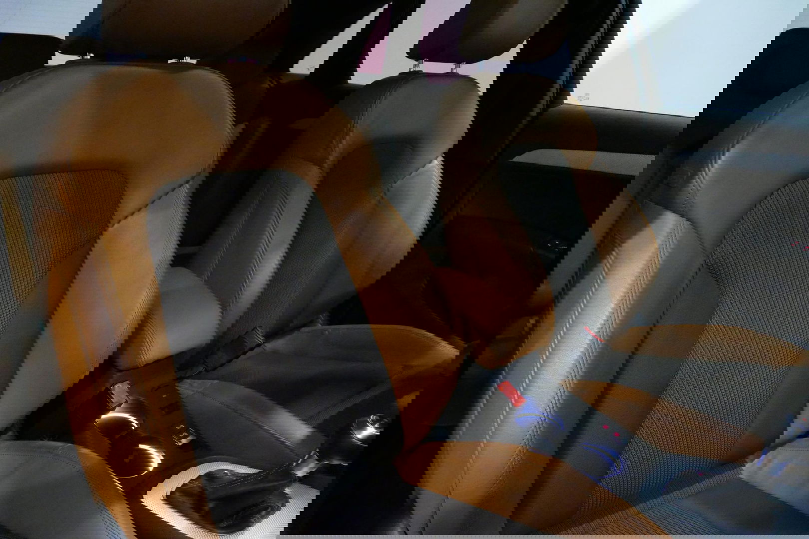 Audi Q3 2.0 TFSI quattro S Line / Panoramadak / Elektr. verstelbare voorstoelen / Achteruitrijcamera / Stoelverwarming / Elektr. wegklapbare trekhaak / Full LED / Audi Sound System / Navigatie / Cruise Control / 19'' LMV / Lichtpakket / Dodehoek detectie / Audi E