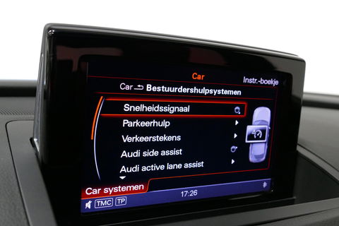 Audi Q3 2.0 TFSI quattro S Line / Panoramadak / Elektr. verstelbare voorstoelen / Achteruitrijcamera / Stoelverwarming / Elektr. wegklapbare trekhaak / Full LED / Audi Sound System / Navigatie / Cruise Control / 19'' LMV / Lichtpakket / Dodehoek detectie / Audi E