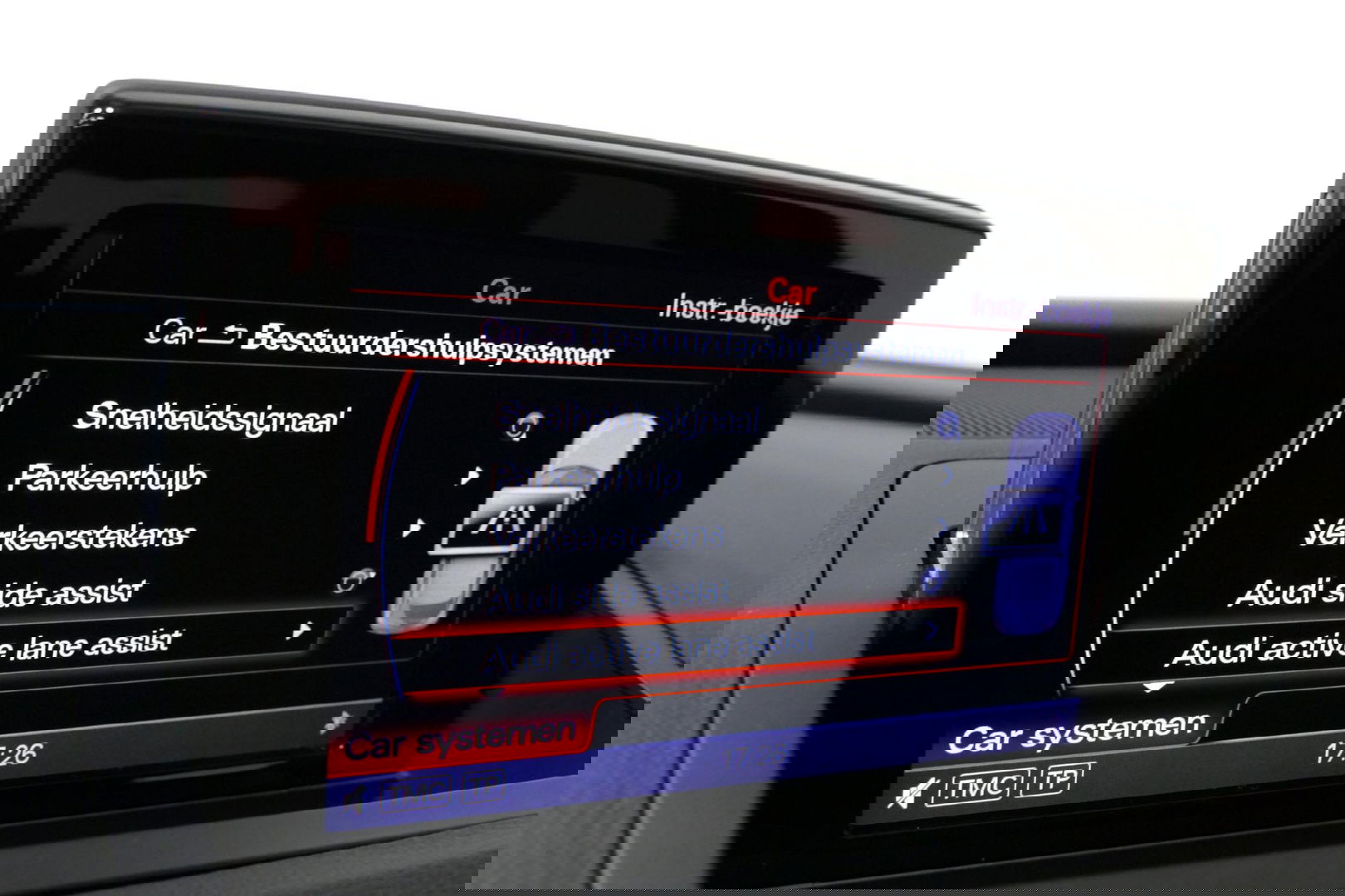 Audi Q3 2.0 TFSI quattro S Line / Panoramadak / Elektr. verstelbare voorstoelen / Achteruitrijcamera / Stoelverwarming / Elektr. wegklapbare trekhaak / Full LED / Audi Sound System / Navigatie / Cruise Control / 19'' LMV / Lichtpakket / Dodehoek detectie / Audi E