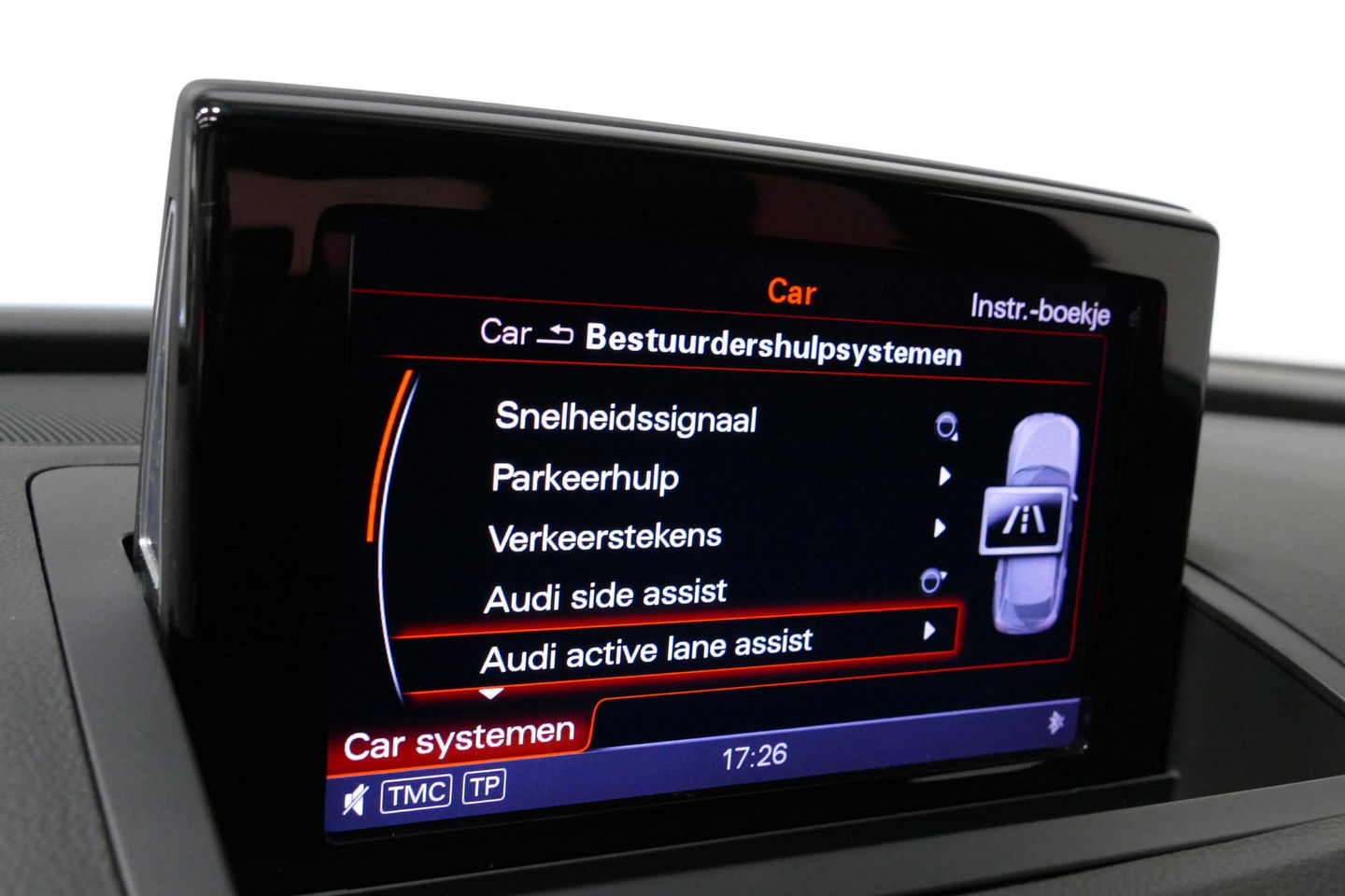 Audi Q3 2.0 TFSI quattro S Line / Panoramadak / Elektr. verstelbare voorstoelen / Achteruitrijcamera / Stoelverwarming / Elektr. wegklapbare trekhaak / Full LED / Audi Sound System / Navigatie / Cruise Control / 19'' LMV / Lichtpakket / Dodehoek detectie / Audi E