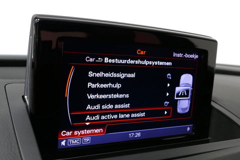 Audi Q3 2.0 TFSI quattro S Line / Panoramadak / Elektr. verstelbare voorstoelen / Achteruitrijcamera / Stoelverwarming / Elektr. wegklapbare trekhaak / Full LED / Audi Sound System / Navigatie / Cruise Control / 19'' LMV / Lichtpakket / Dodehoek detectie / Audi E