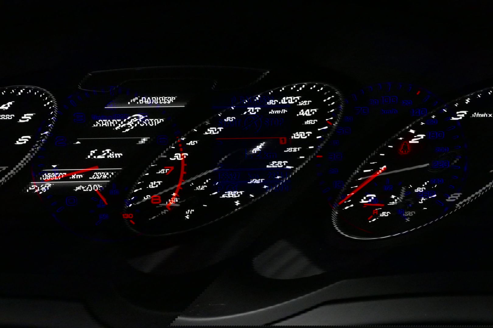 Audi Q3 2.0 TFSI quattro S Line / Panoramadak / Elektr. verstelbare voorstoelen / Achteruitrijcamera / Stoelverwarming / Elektr. wegklapbare trekhaak / Full LED / Audi Sound System / Navigatie / Cruise Control / 19'' LMV / Lichtpakket / Dodehoek detectie / Audi E