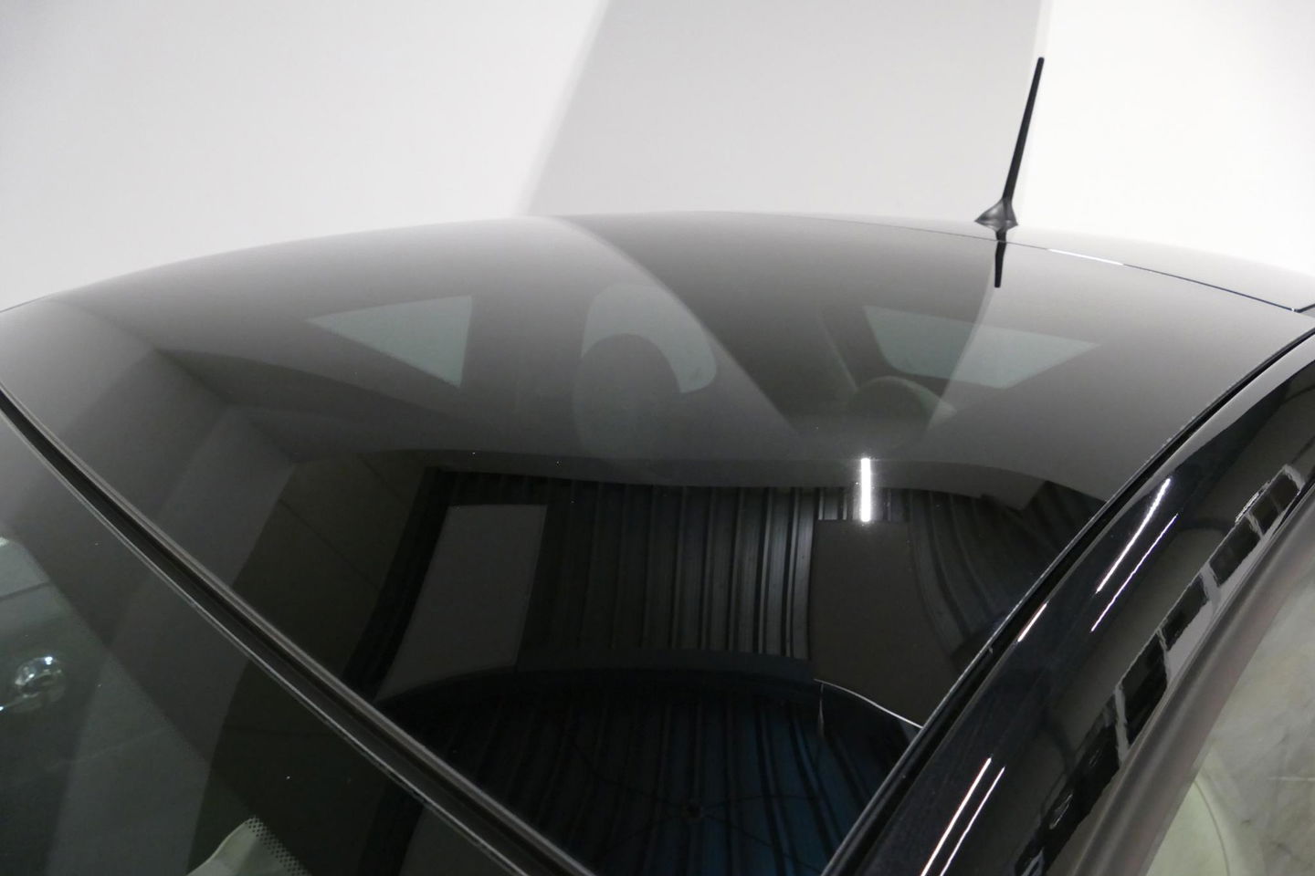 Fiat 500 0.9 TwinAir Turbo Lounge / Orig. Nederlands/ 2e eigenaar / Panoramadak / Climatronic / Parkeersensoren achter / 15'' LMV / Mistlampen / Chroom pakket / Radio / Elektr. bedienbare ramen / Leder stuurwiel