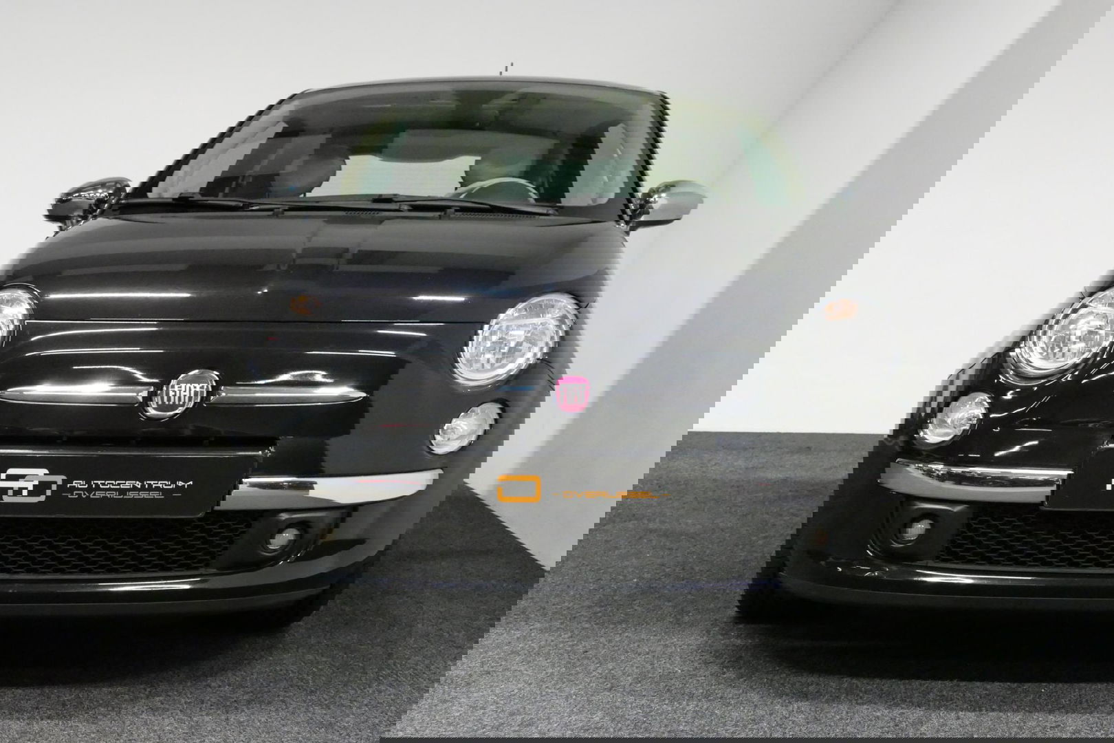 Fiat 500 0.9 TwinAir Turbo Lounge / Orig. Nederlands/ 2e eigenaar / Panoramadak / Climatronic / Parkeersensoren achter / 15'' LMV / Mistlampen / Chroom pakket / Radio / Elektr. bedienbare ramen / Leder stuurwiel