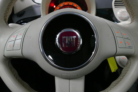 Fiat 500 0.9 TwinAir Turbo Lounge / Orig. Nederlands/ 2e eigenaar / Panoramadak / Climatronic / Parkeersensoren achter / 15'' LMV / Mistlampen / Chroom pakket / Radio / Elektr. bedienbare ramen / Leder stuurwiel